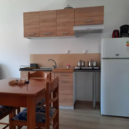Olga's Appartments アパート *